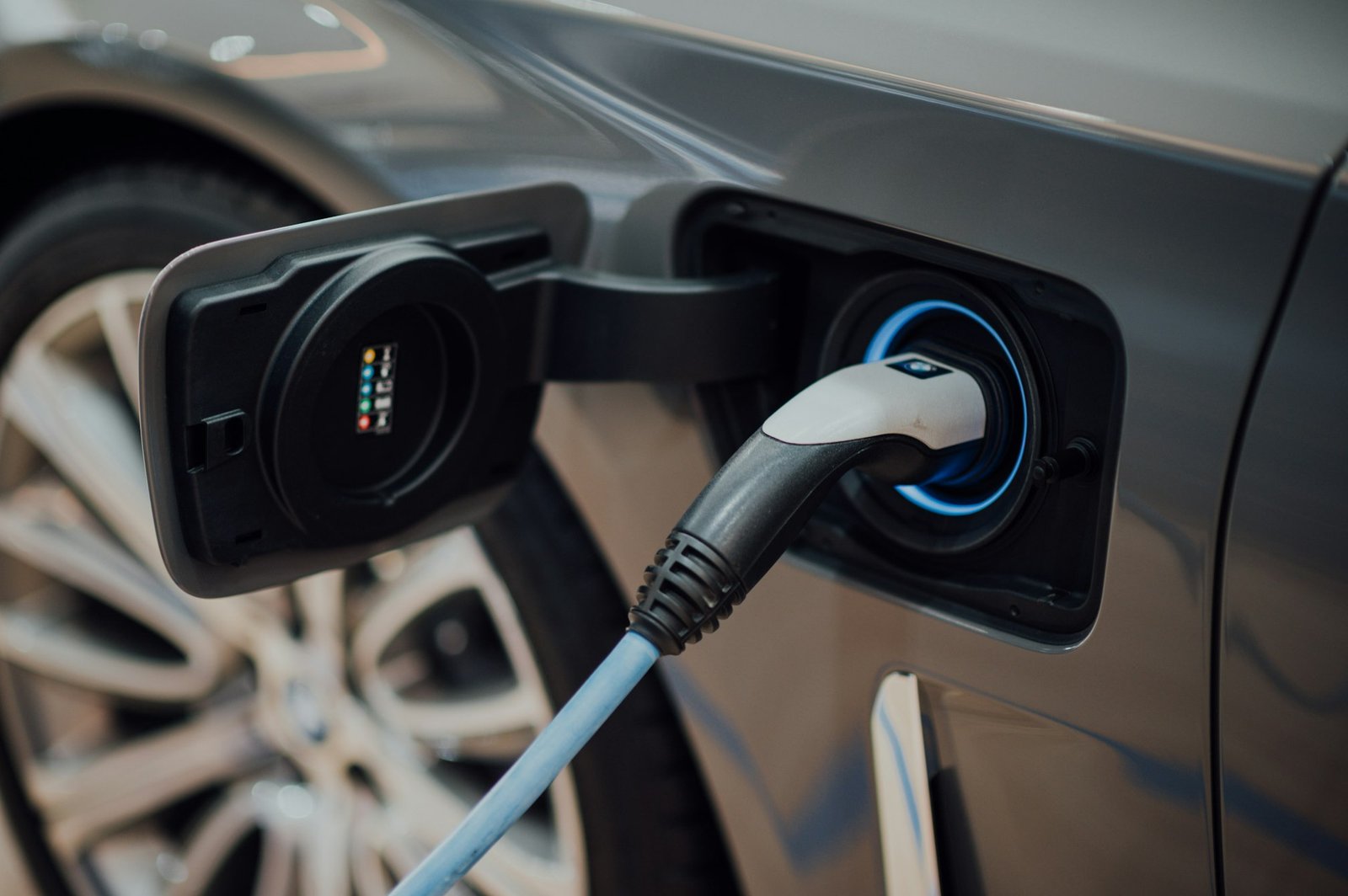 Level 1 vs Level 2 Charging: Which One Do You Actually Need?